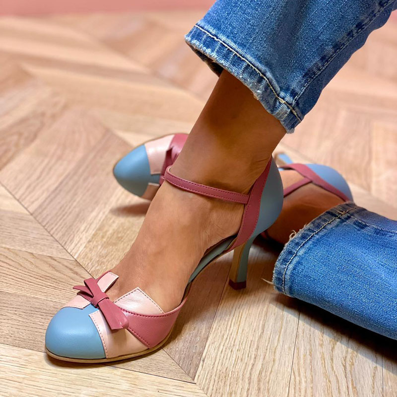 Bellarosa | Kleurrijke sandalen met knoop en band, met ronde neus