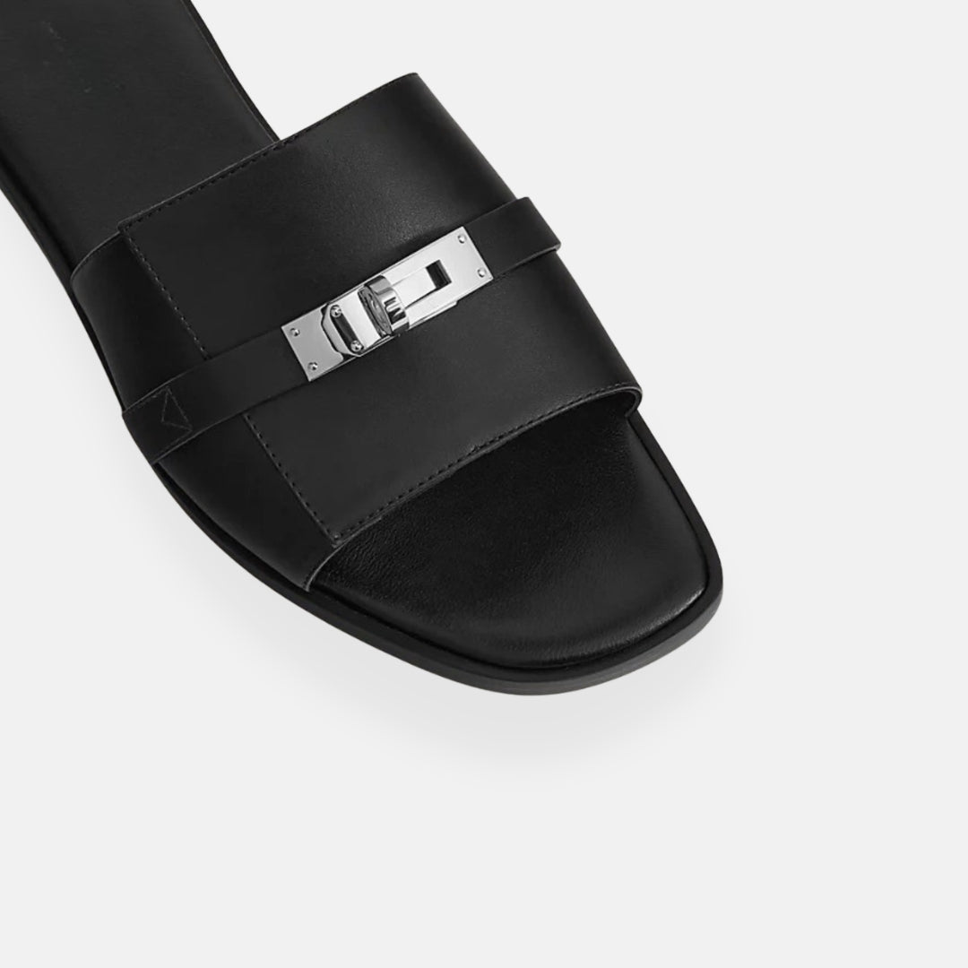 Aria | Elegante zwarte muiltjes met juweeldetail