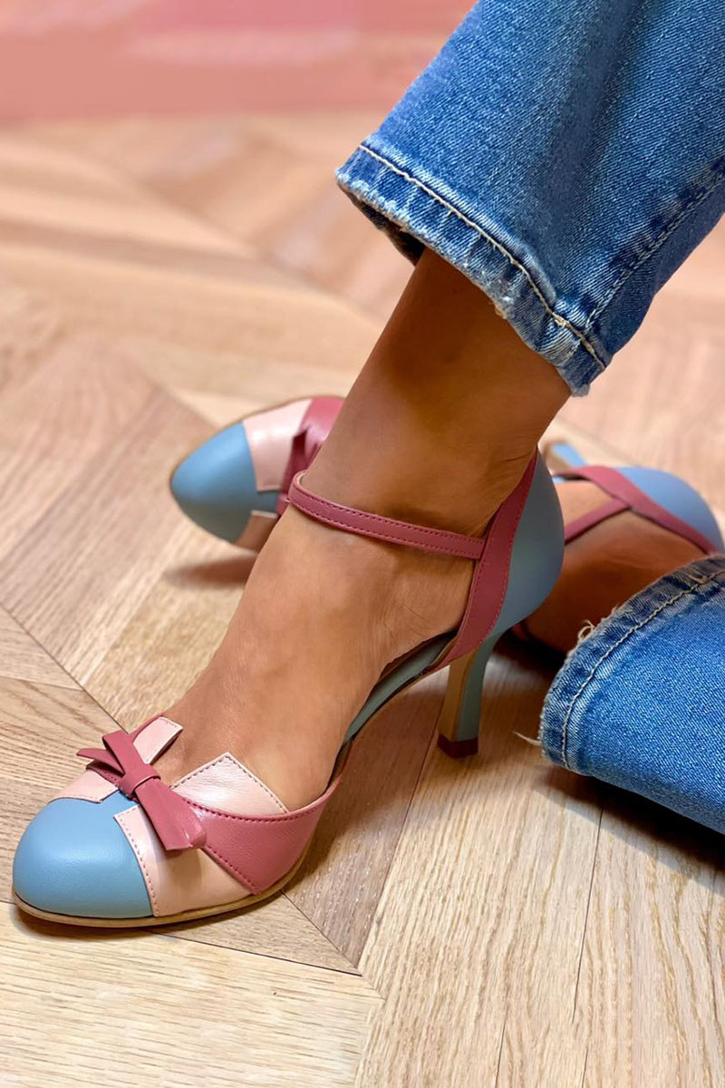 Bellarosa | Kleurrijke sandalen met knoop en band, met ronde neus