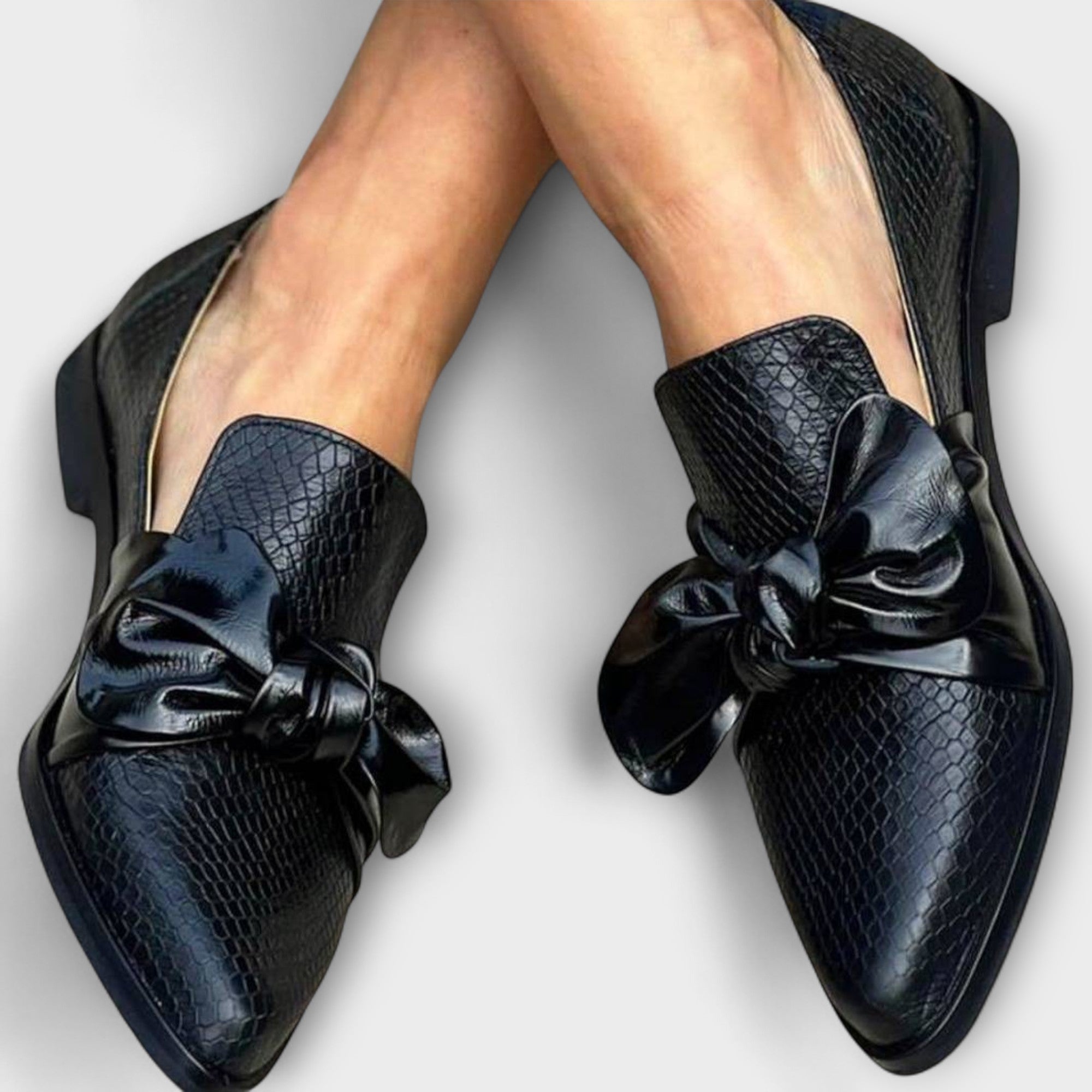 Mocassins Claudia Elegant met Decoratieve Strik