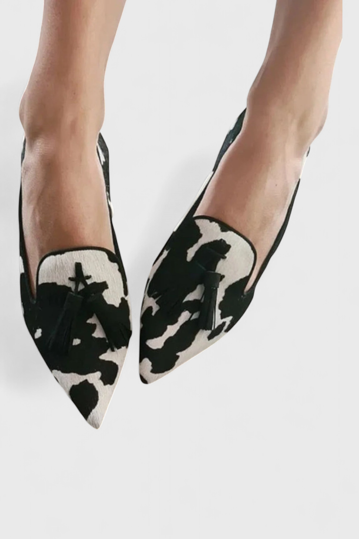 Fermina Elegante Mocassins met Puntige Neus en Bicolor Ontwerp