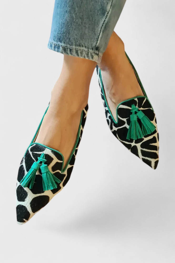 Fermina Elegante Mocassins met Puntige Neus en Bicolor Ontwerp